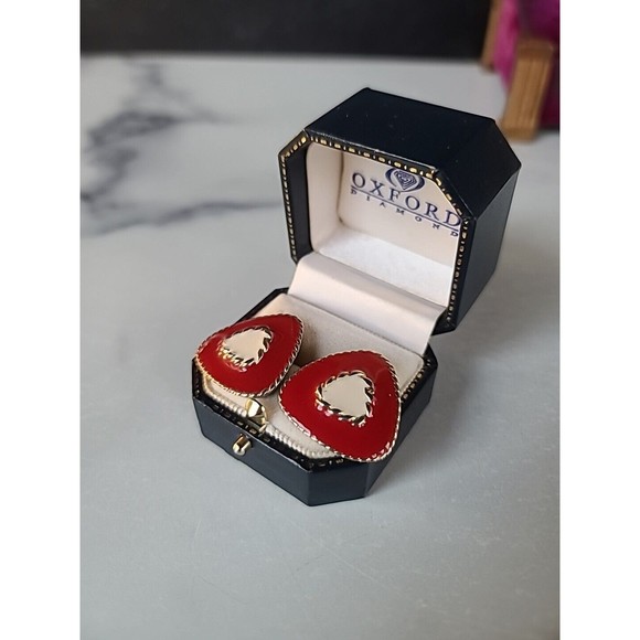 Vintage White And Red Triangular Enamel Stud Earrings - Picture 5 of 10